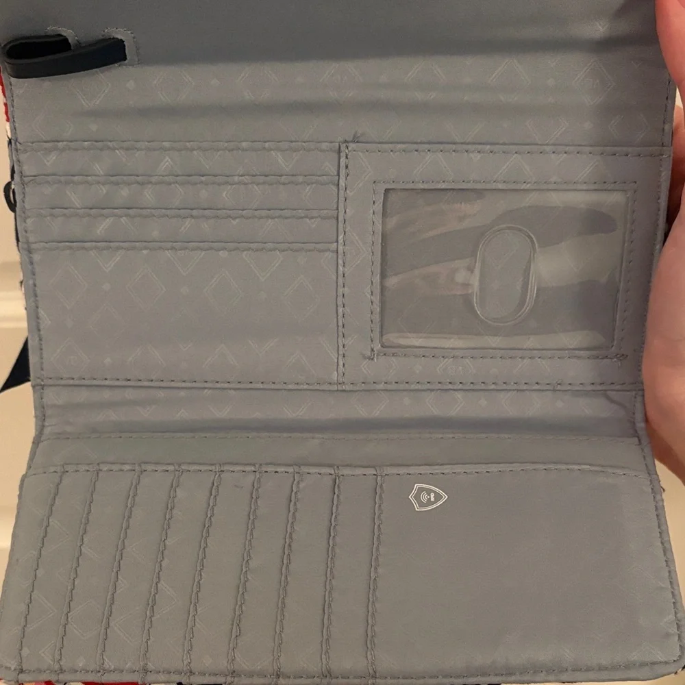 Vera Bradley RFID All in One Crossbody Bag - Picture 3 of 5